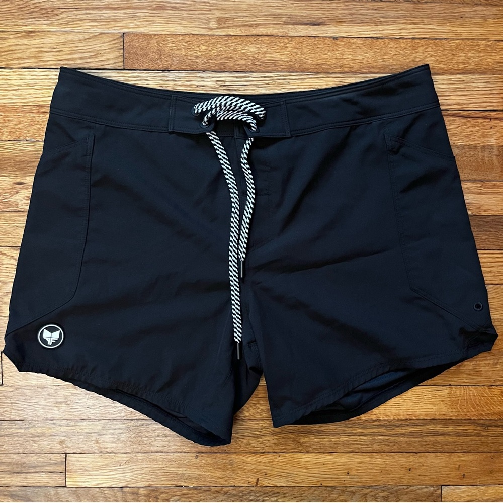 Alpha Forward Women’s Board Shorts Size Medium Black